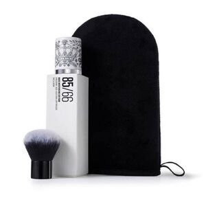 Two IL MAKIAGE sunless tanning foam kits
